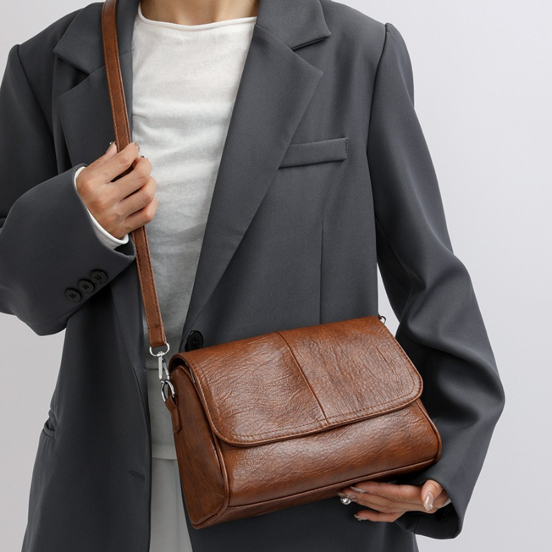 Weiche Kunstleder-Umhängetasch – Vintage Leatherwork Bewertung und Preis