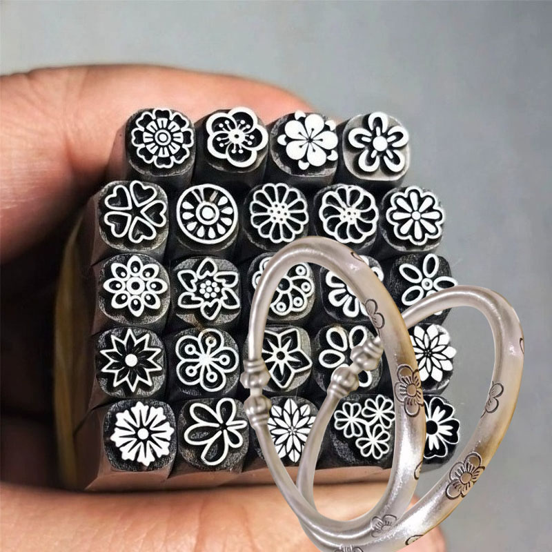 5/7mm Blumenmuster Metallpräge – Leatherwork Flowers Bewertung und Preis
